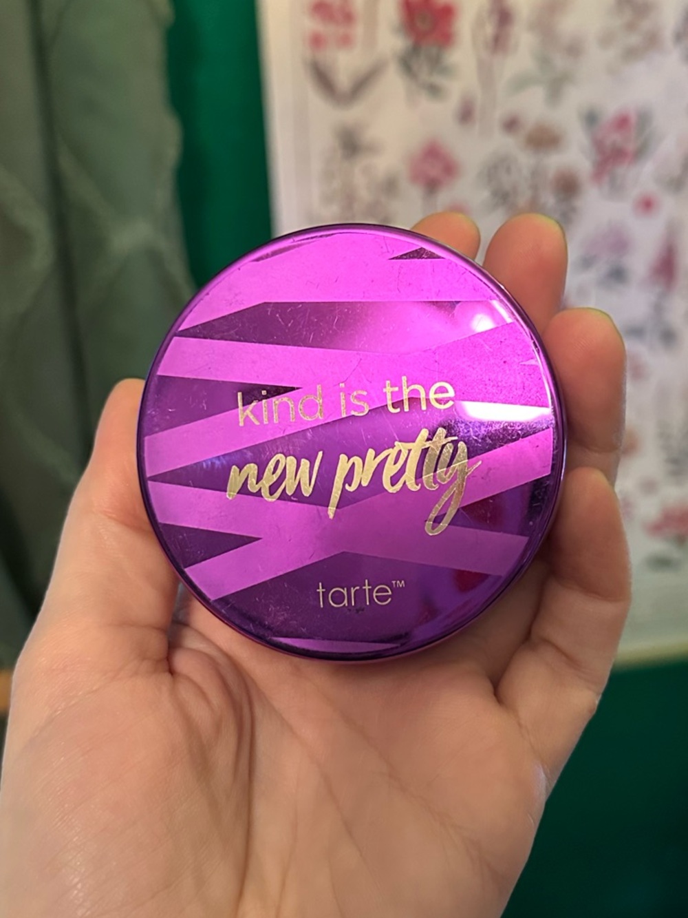 Shape-Tape Pressed Powder - Picture 2 of 5